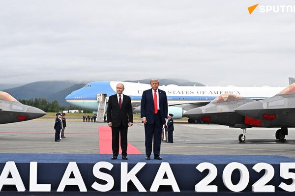 Así fueron los primeros minutos del encuentro entre Putin y Trump desde el ojo de los corresponsales de Sputnik - Sputnik Mundo