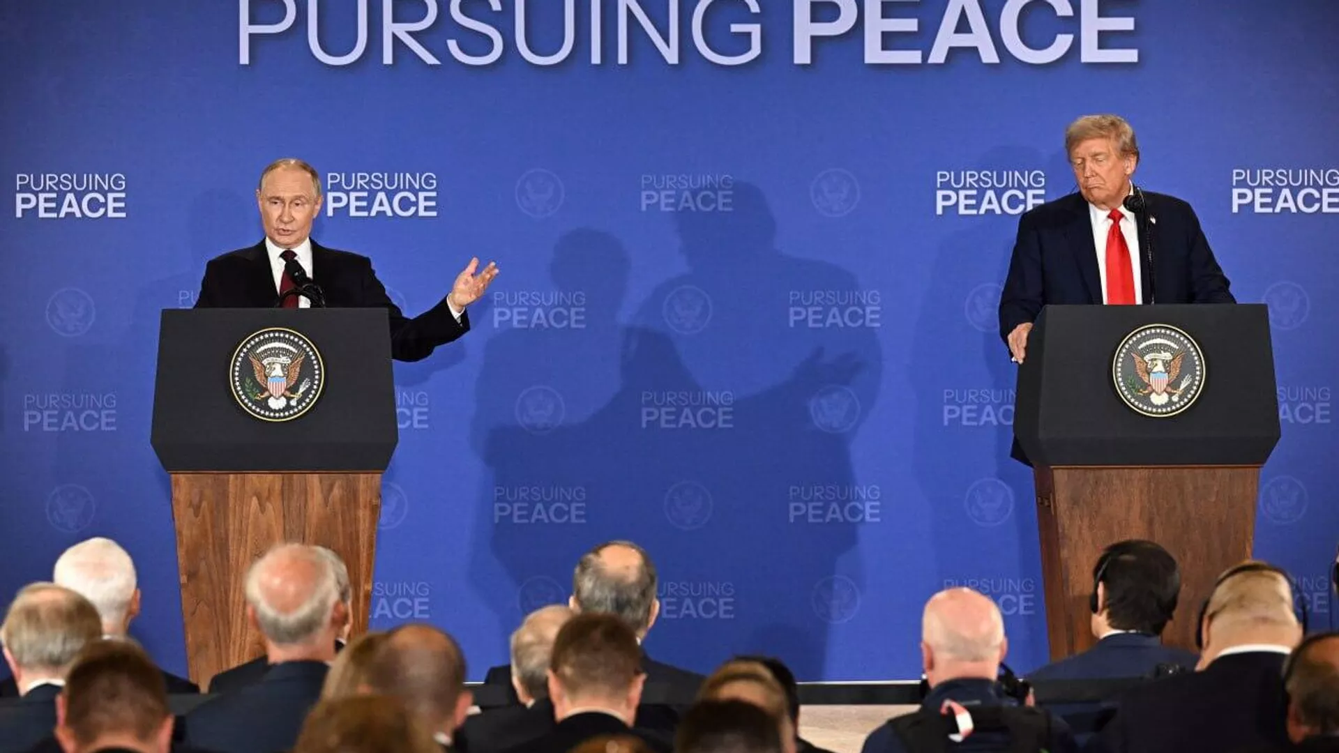 Es evidente que, tarde o temprano, debíamos pasar de la confrontación al diálogo y, en este contexto, el encuentro en persona [con Trump fue muy apropiado, destacó Putin - Sputnik Mundo, 1920, 15.08.2025