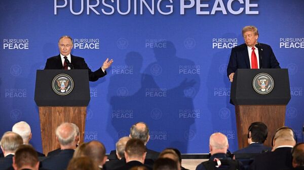 Es evidente que, tarde o temprano, debíamos pasar de la confrontación al diálogo y, en este contexto, el encuentro en persona [con Trump fue muy apropiado, destacó Putin - Sputnik Mundo