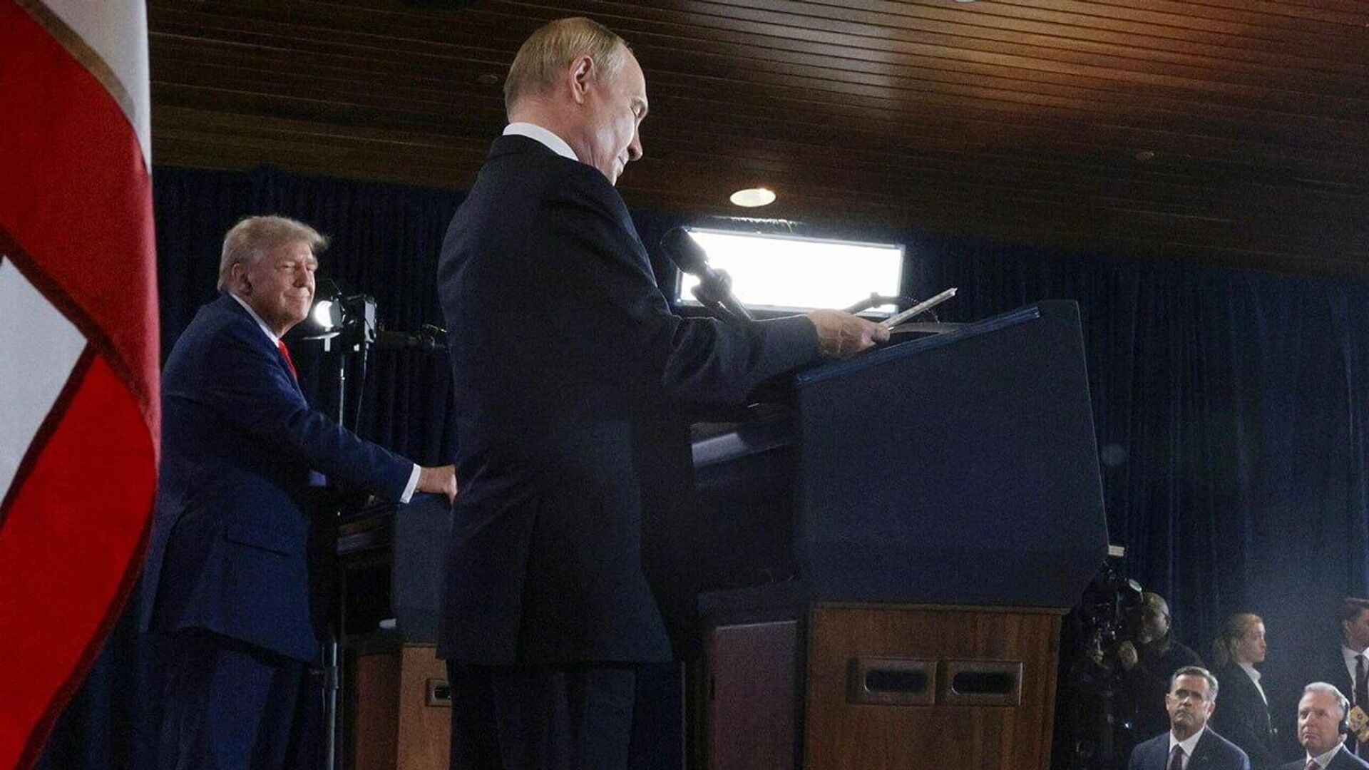 Encuentro Putin-Trump: un alejamiento del enfoque inflexible en la búsqueda de una solución a la crisis ucraniana Encuentro Putin-Trump: un alejamiento del enfoque inflexible en la búsqueda de una solución a la crisis ucraniana - Sputnik Mundo, 1920, 16.08.2025