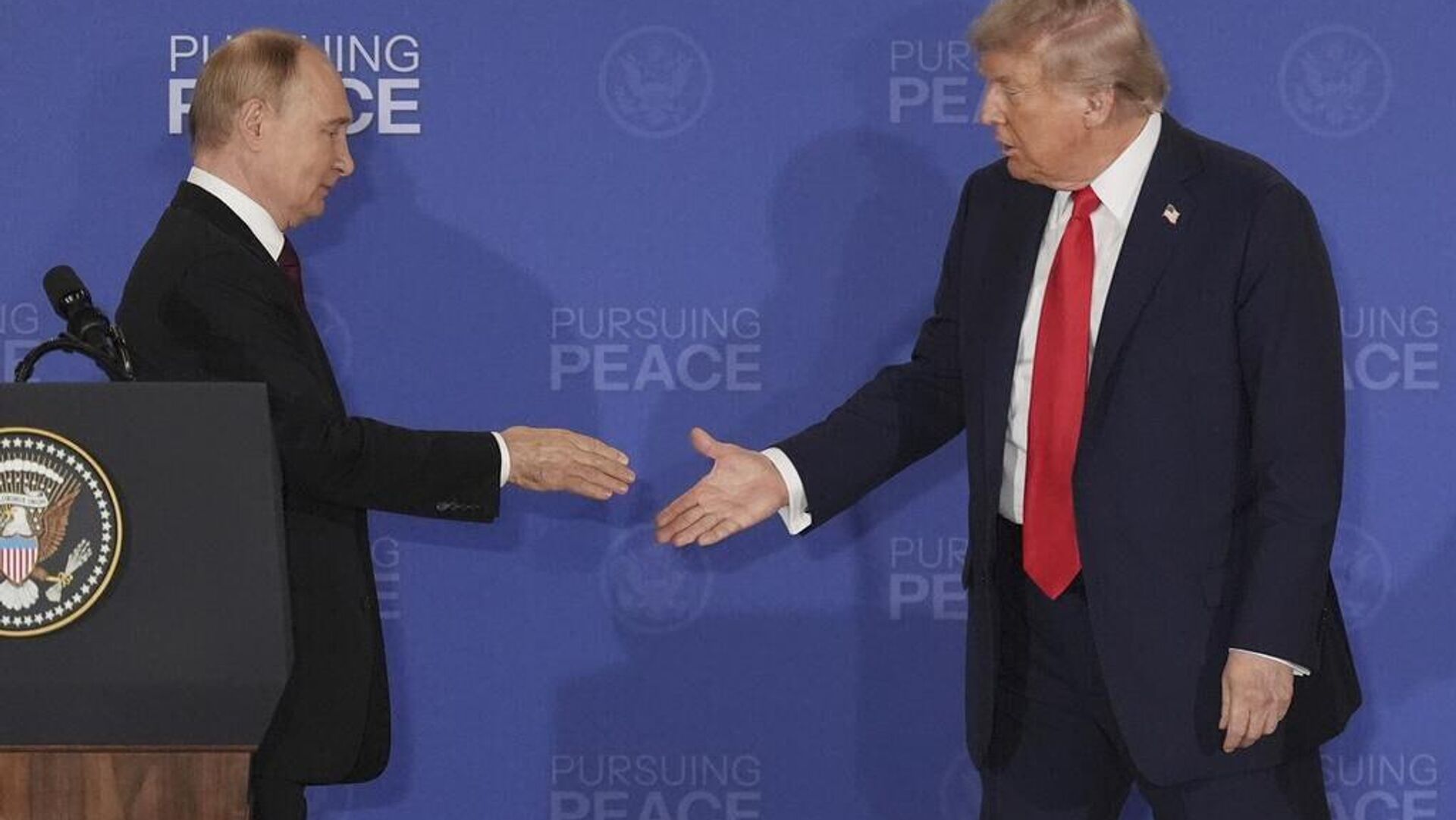 Alaska es una muestra de la grandeza y el respeto entre Rusia y EEUU, frente al orgullo y la arrogancia de Europa Alaska es una muestra de la grandeza y el respeto entre Rusia y EEUU, frente al orgullo y la arrogancia de Europa - Sputnik Mundo, 1920, 16.08.2025