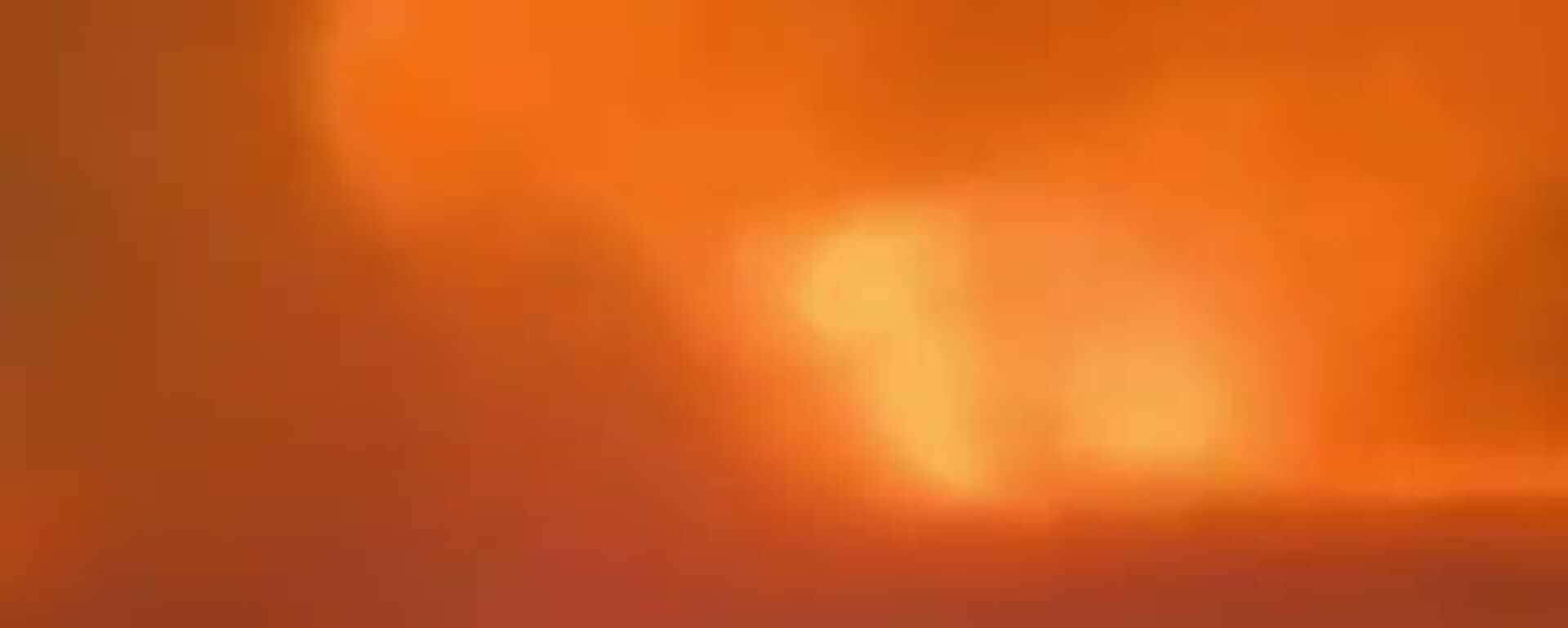Impresionante tornado de fuego captado en Portugal: ya es el segundo en agosto - Sputnik Mundo, 1920, 16.08.2025