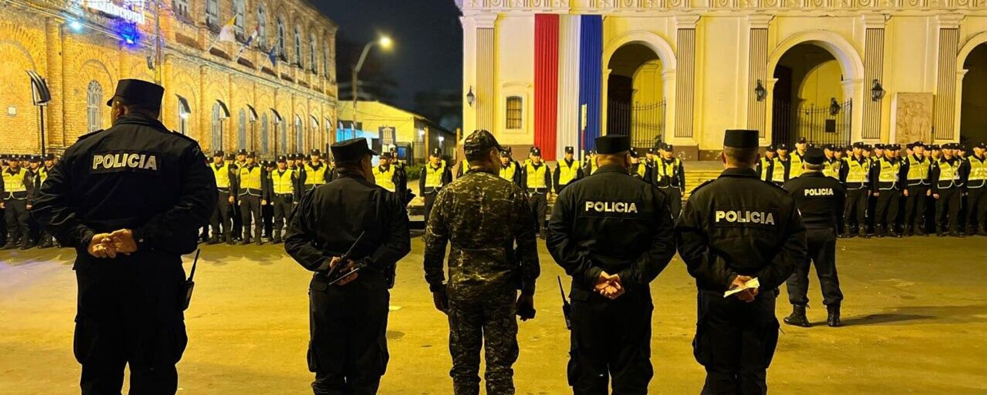 Un alineamiento cada vez más amplio: Paraguay firma acuerdo con EEUU ser tercer país seguro - Sputnik Mundo, 1920, 17.08.2025