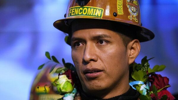 Candidato boliviano Rodríguez se retira de mesa de votación tras ataque con piedras - Sputnik Mundo