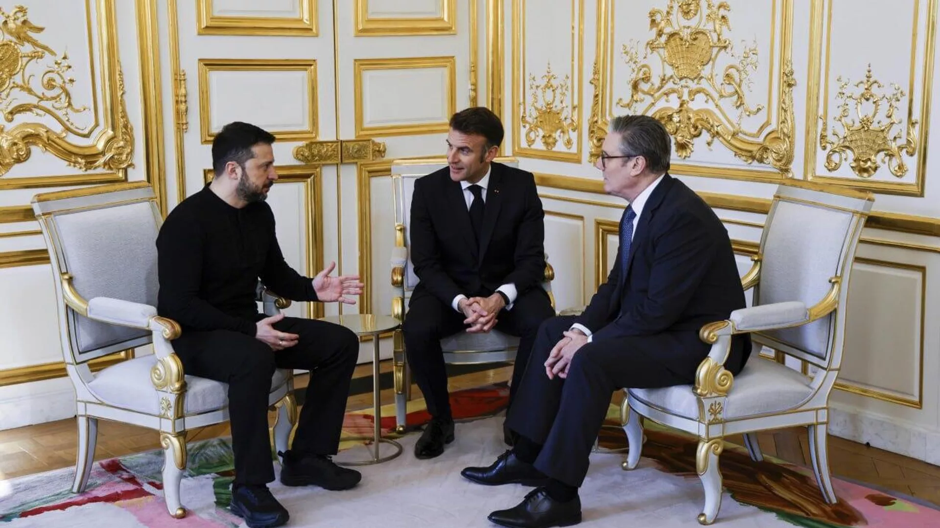 Macron ve posible que Kiev reconozca la pérdida de territorios a cambio de garantías de seguridad - Sputnik Mundo, 1920, 17.08.2025