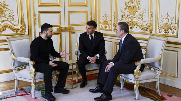 Macron ve posible que Kiev reconozca la pérdida de territorios a cambio de garantías de seguridad - Sputnik Mundo