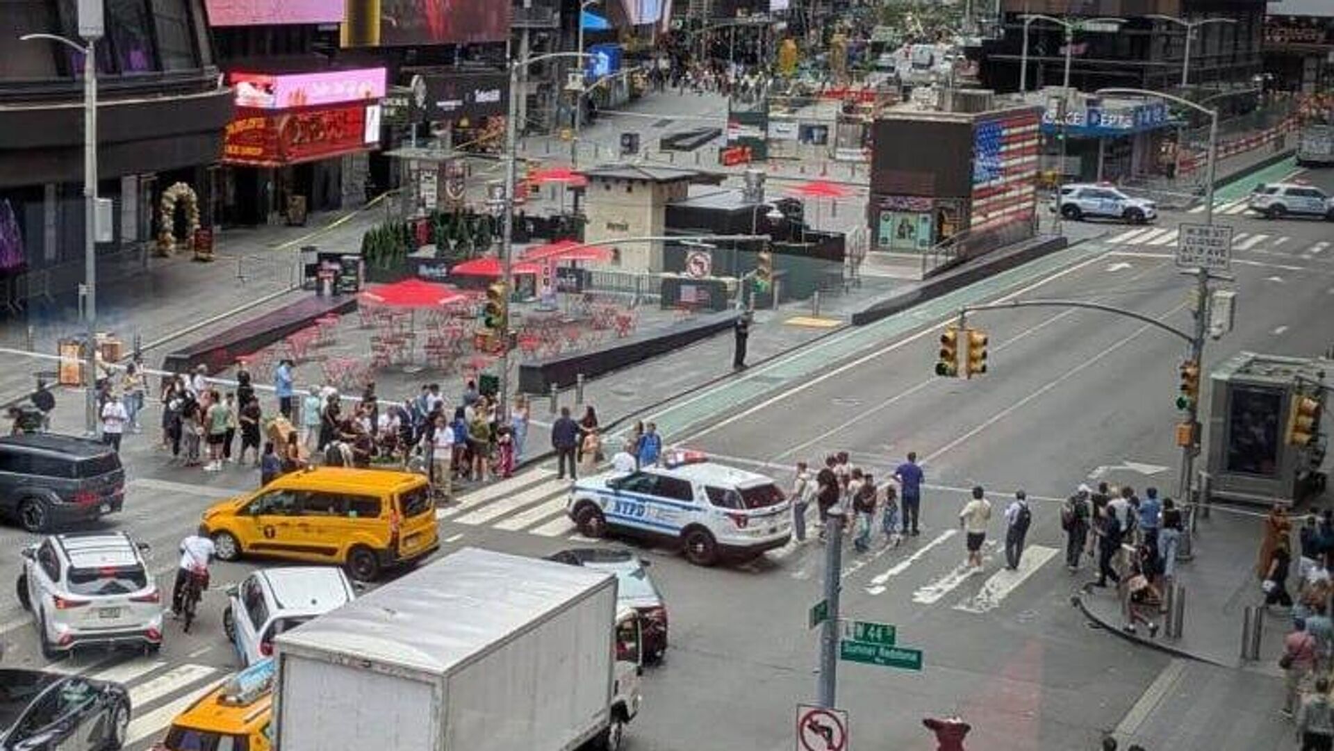La amenaza de atentado en el centro de Nueva York acaba siendo descartada La amenaza de atentado en el centro de Nueva York acaba siendo descartada - Sputnik Mundo, 1920, 18.08.2025