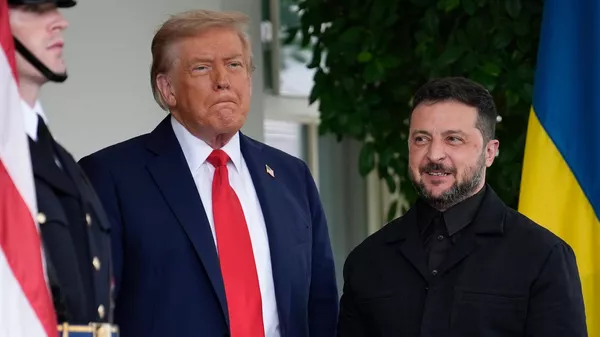 El presidente de Estados Unidos, Donald Trump (izquierda), recibe en Washington a Volodímir Zelenski, que ha viajado a Estados Unidos para asistir a una reunión. - Sputnik Mundo