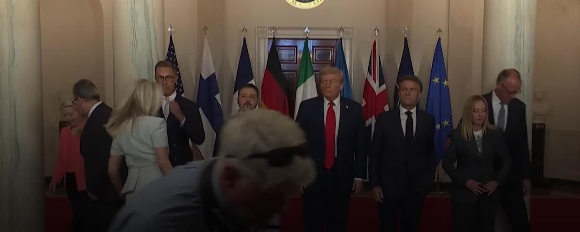 Así fue la reunión de Trump con Zelenski y líderes europeos - Sputnik Mundo, 1920, 18.08.2025
