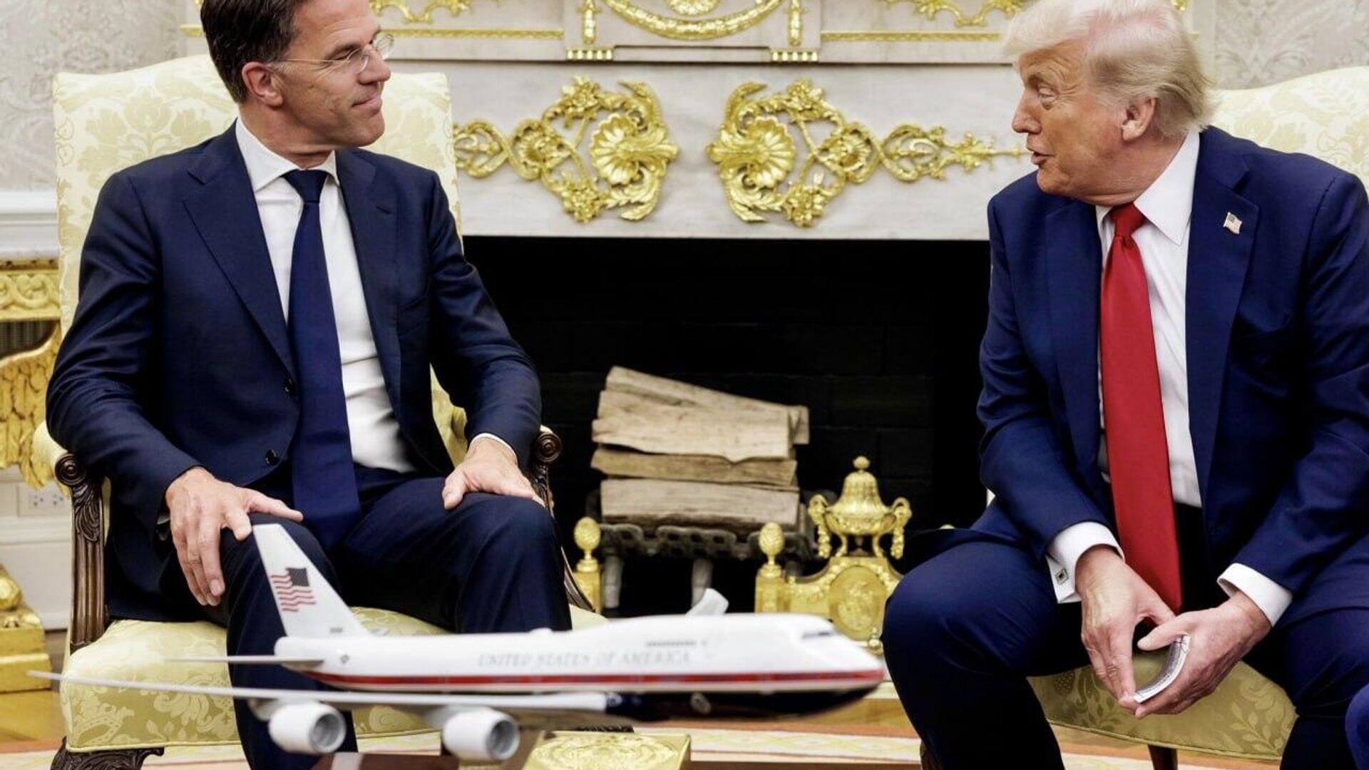 🪙 OTAN: El flujo de armas de EEUU a Ucrania continuará con financiamiento europeo 🪙 OTAN: El flujo de armas de EEUU a Ucrania continuará con financiamiento europeo - Sputnik Mundo, 1920, 19.08.2025