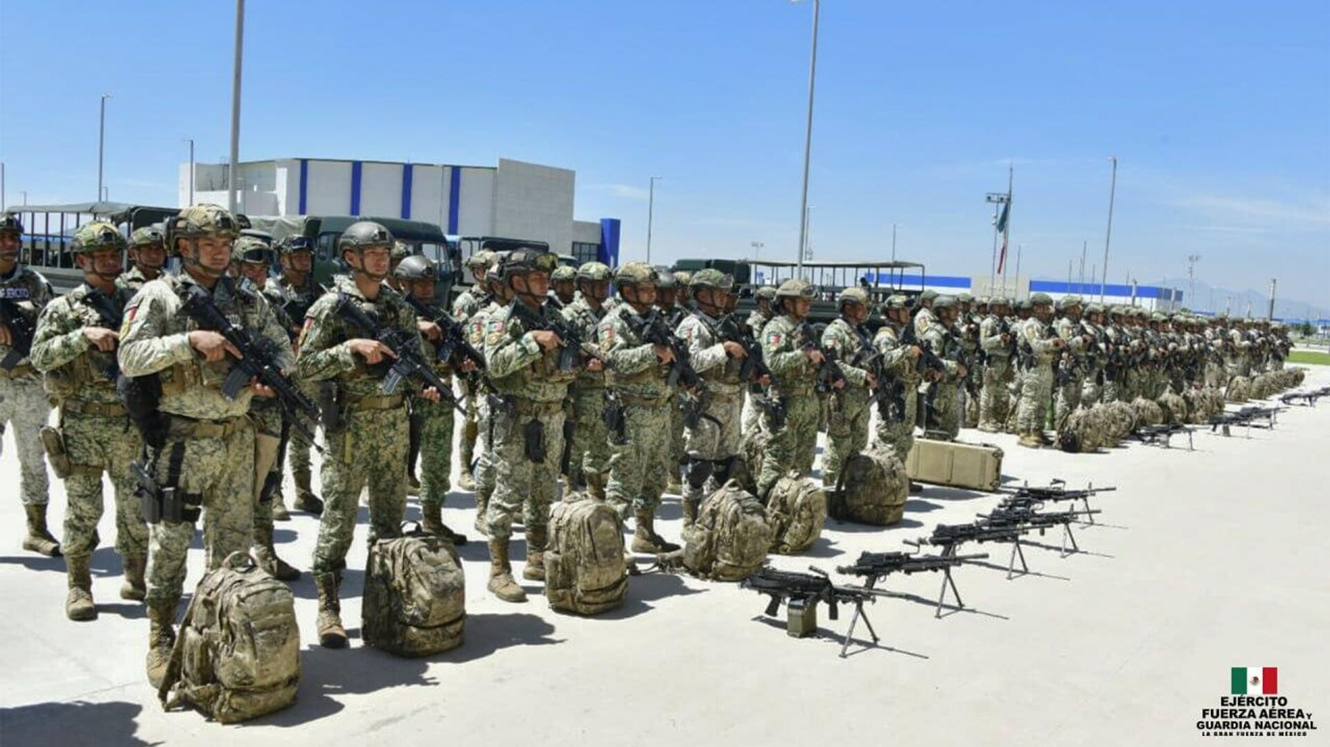 🫸 México emprende el plan Tres Barreras para frenar el flujo de armas, drogas y de migrantes 🫸 México emprende el plan Tres Barreras para frenar el flujo de armas, drogas y de migrantes - Sputnik Mundo, 1920, 19.08.2025