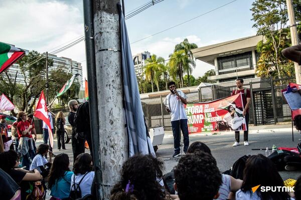 🪧 Protestan frente al consulado estadounidense en Brasil por Palestina - Sputnik Mundo