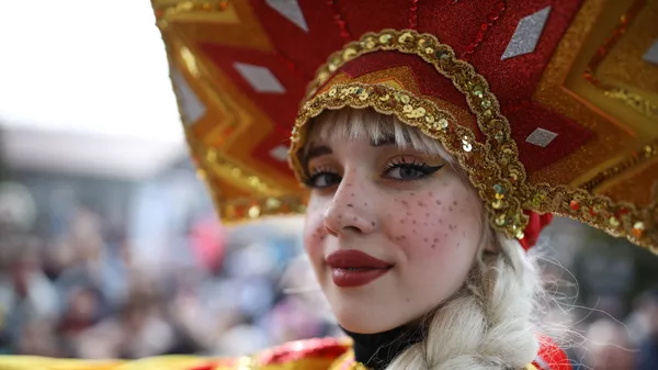 Participante de la celebración de Maslenitsa en el Valle de Lefkada, en la región de Krasnodar. - Sputnik Mundo