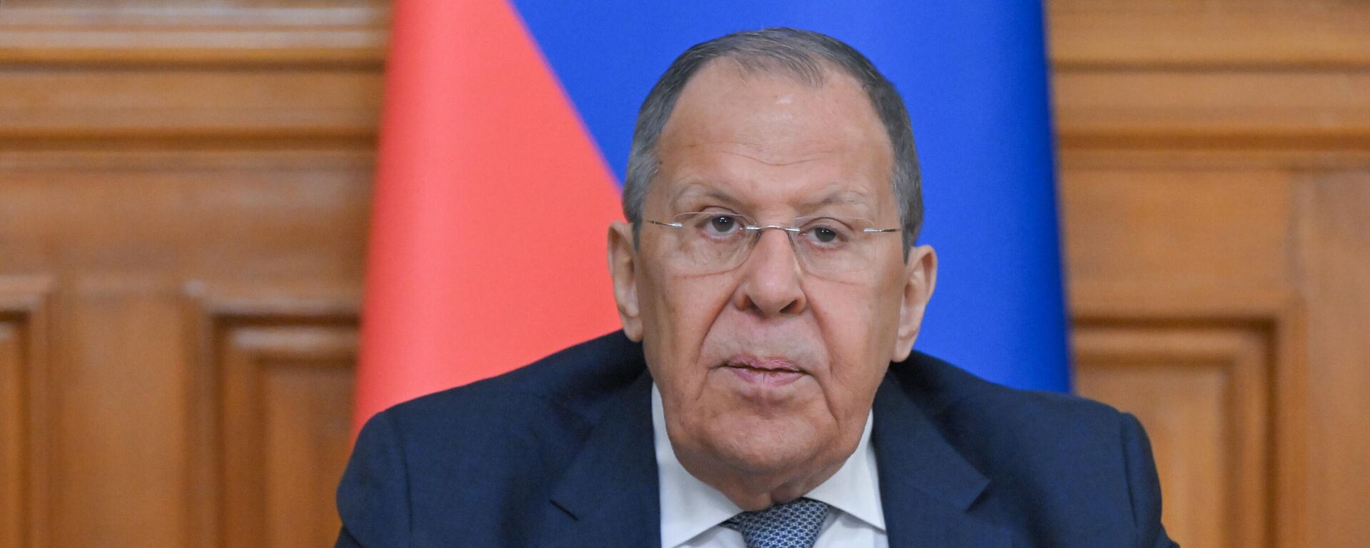Serguéi Lavrov, ministro de asuntos exteriores de Rusia, en la ceremonia de firma de los documentos después de reunirse con el ministro de relaciones exteriores de Jordania  - Sputnik Mundo, 1920, 21.08.2025