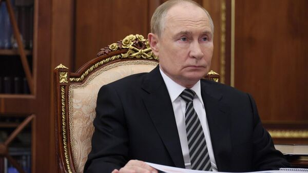 La industria nuclear representa con justicia el poder tecnológico de Rusia, destaca Putin - Sputnik Mundo