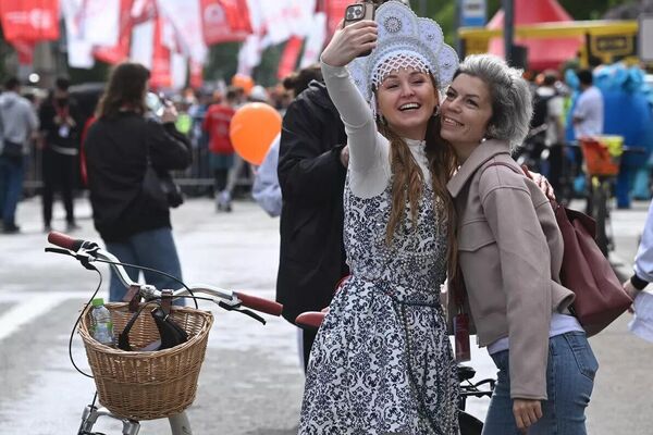 El alma rusa en un tocado: el 'kokoshnik', joya de la cultura nacional rusa El alma rusa en un tocado: el 'kokoshnik', joya de la cultura nacional rusa - Sputnik Mundo