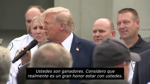 Trump se reúne con elementos de la Guardia Nacional en Washington - Sputnik Mundo