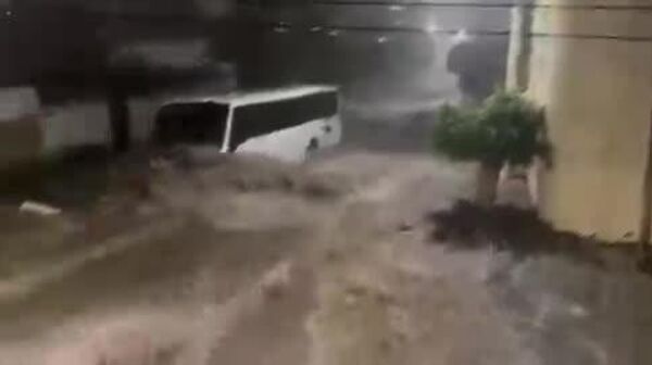 🪦 Al menos 2 muertos por inundaciones en el centro de México - Sputnik Mundo