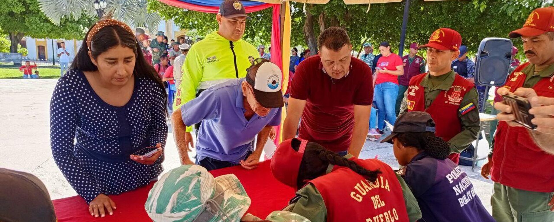 Las personas se suman al alistamiento de la Milicia Nacional Bolivariana. - Sputnik Mundo, 1920, 23.08.2025