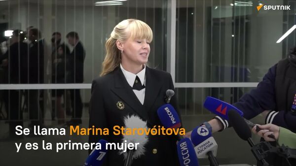 Rompiendo el techo de hielo: la primera capitana de un rompehielos nuclear en la historia - Sputnik Mundo