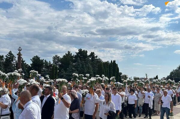 Moldavos celebran el 81 Moldavos celebran el 81 - Sputnik Mundo