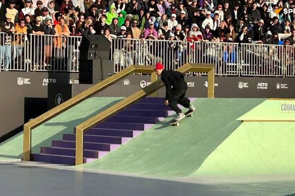 Vueltas y piruetas en plena calle: Moscú celebra el Grand Skate Tour 2025 - Sputnik Mundo