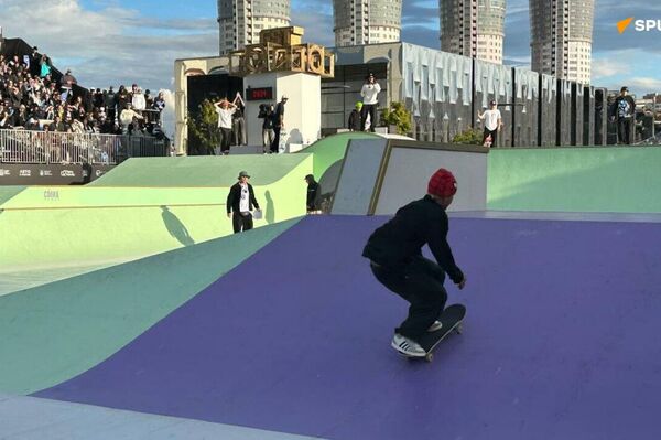 Vueltas y piruetas en plena calle: Moscú celebra el Grand Skate Tour 2025 - Sputnik Mundo