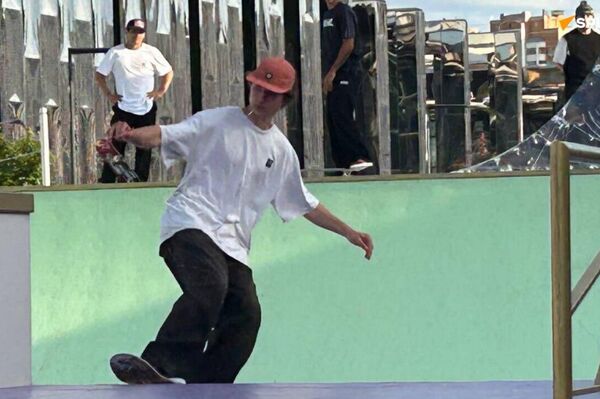 Vueltas y piruetas en plena calle: Moscú celebra el Grand Skate Tour 2025 - Sputnik Mundo