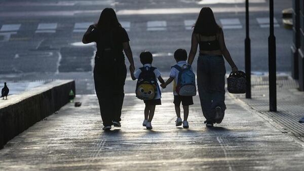 Las familias en Argentina pasan por un difícil momento económico. - Sputnik Mundo