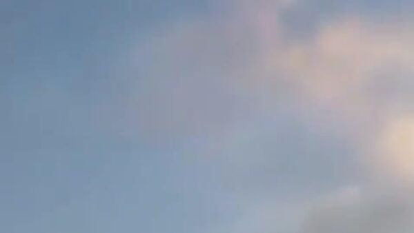 Un F-16 embiste contra el suelo durante un vuelo de práctica en Polonia - Sputnik Mundo