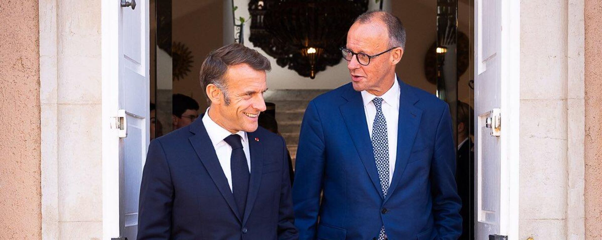 Emmanuel Macron y Friedrich Merz - Sputnik Mundo, 1920, 30.08.2025