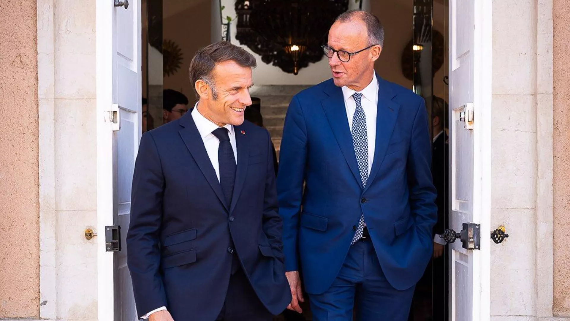 Emmanuel Macron y Friedrich Merz - Sputnik Mundo, 1920, 30.08.2025