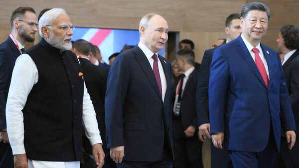 La cooperación entre Rusia, India y China será beneficiosa para todo el mundo - Sputnik Mundo