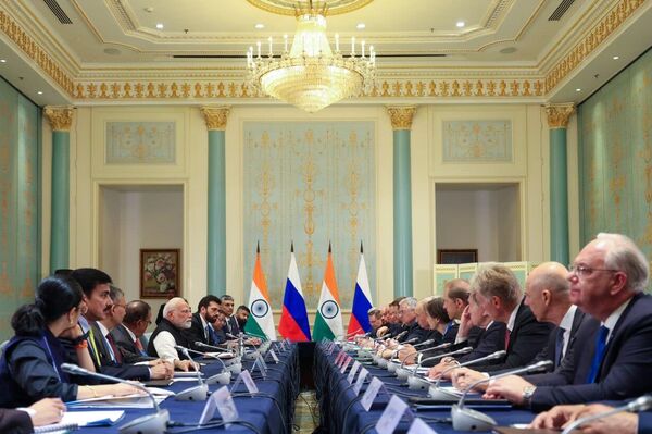 En un mensaje en ruso Modi califica de excelente el encuentro celebrado con Putin - Sputnik Mundo