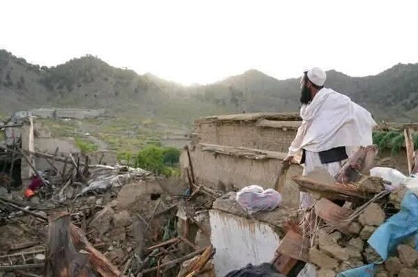 El número de muertos por el terremoto en Afganistán supera las 800 personas El número de muertos por el terremoto en Afganistán supera las 800 personas - Sputnik Mundo