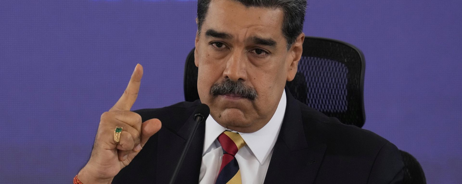 El presidente de Venezuela, Nicolás Maduro, habla durante una rueda de prensa en Caracas - Sputnik Mundo, 1920, 25.06.2026