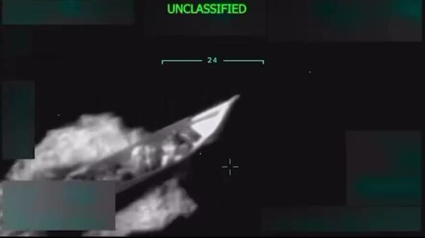 Trump comparte imágenes de la embarcación destruida en el sur del Caribe - Sputnik Mundo