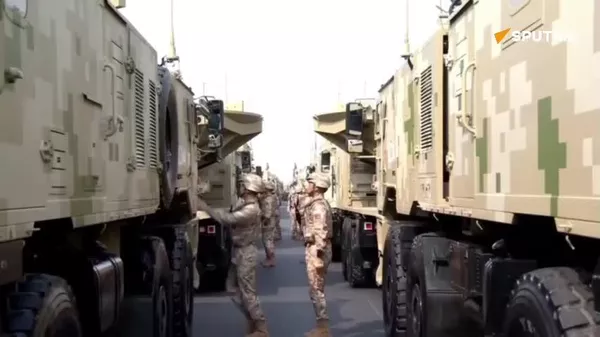 🪖 Las Fuerzas Armadas de China demuestran su equipo militar durante el desfile del Día de la Victoria - Sputnik Mundo