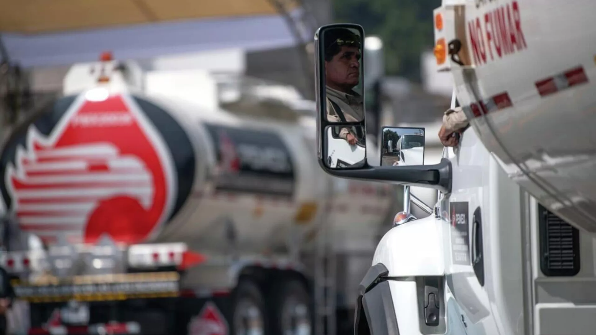 Gobierno de México y empresarios acuerdan tope al precio de la gasolina - Sputnik Mundo, 1920, 25.09.2025