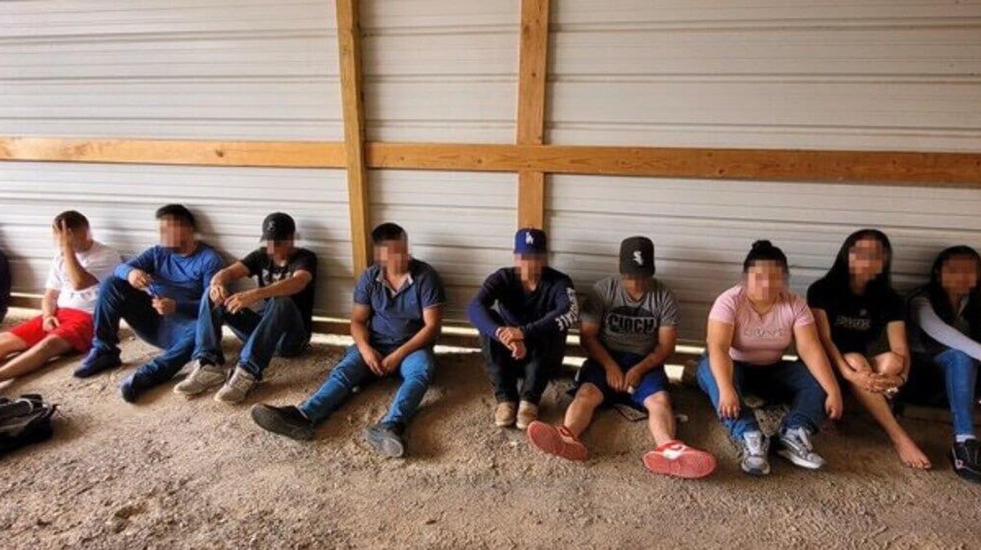 El Pentágono destinará hasta a 600 abogados militares como jueces temporales migratorios El Pentágono destinará hasta a 600 abogados militares como jueces temporales migratorios - Sputnik Mundo, 1920, 03.09.2025