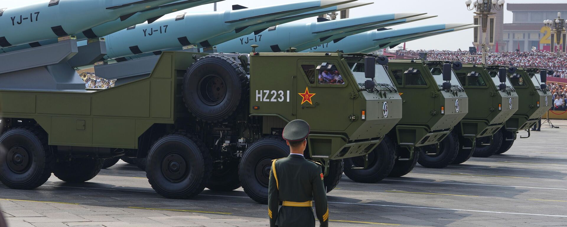 Misiles hipersónicos YJ-17 desfilan durante un desfile militar para conmemorar el 80.º aniversario de la rendición de Japón en la Segunda Guerra Mundial, celebrado frente a la Puerta de Tiananmén en Pekín, el miércoles 3 de septiembre de 2025. (Foto AP/Ng Han Guan)
 - Sputnik Mundo, 1920, 06.09.2025
