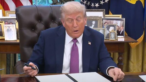 Trump cambia el nombre de Departamento de Defensa a Departamento de Guerra - Sputnik Mundo