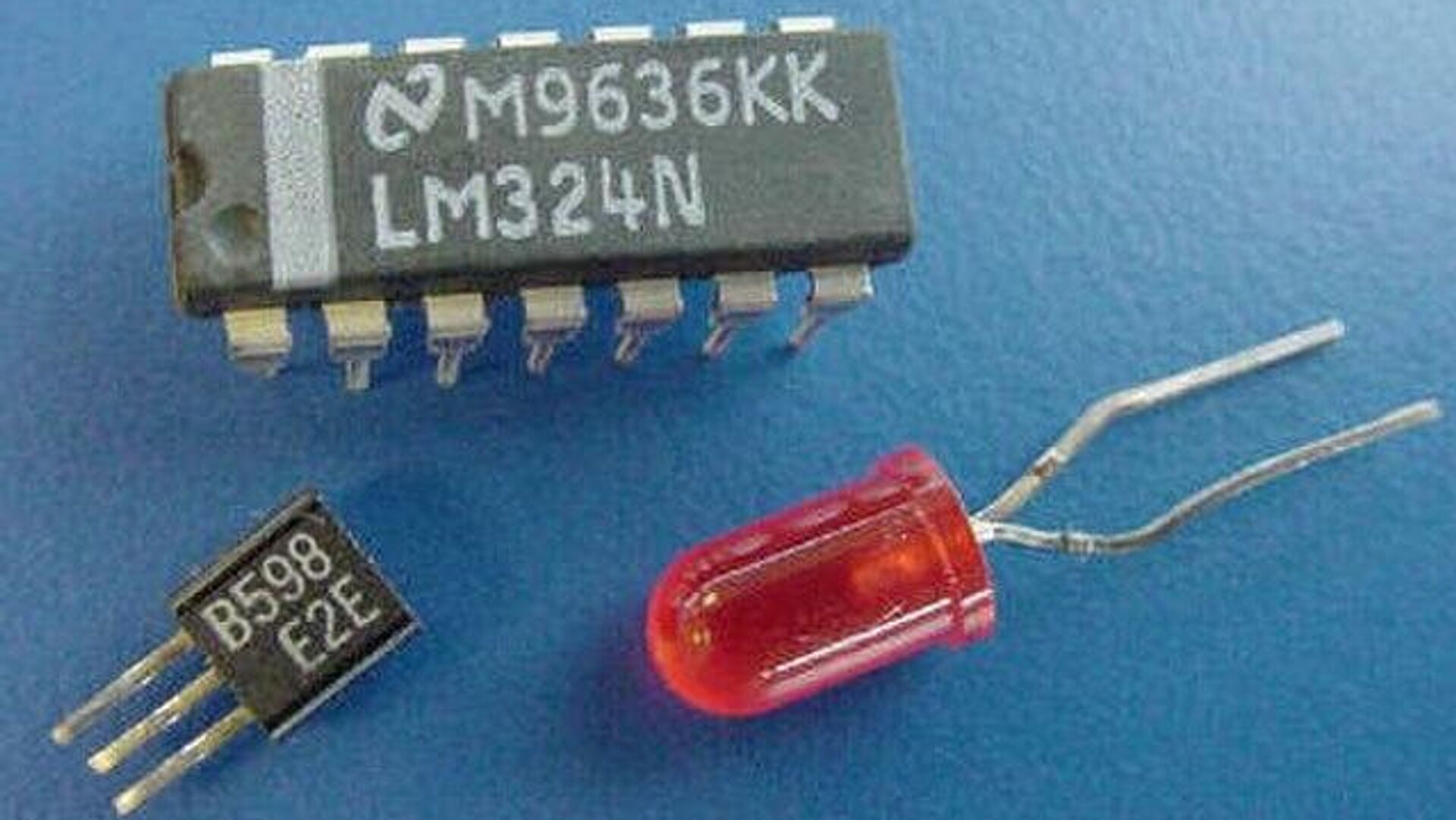 Trump insiste en que impondrá aranceles considerables a los semiconductores Trump insiste en que impondrá aranceles considerables a los semiconductores - Sputnik Mundo, 1920, 06.09.2025