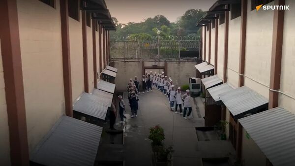 Gobierno de El Salvador asigna labores a prisioneros en beneficio de la sociedad - Sputnik Mundo