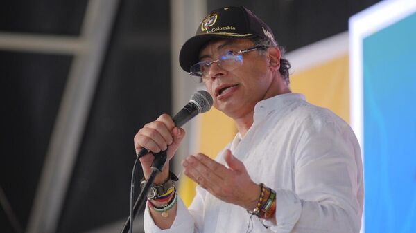 Petro critica acciones de EEUU en el Caribe: Si rompe el derecho internacional, toca rehacer nuestra colaboración - Sputnik Mundo