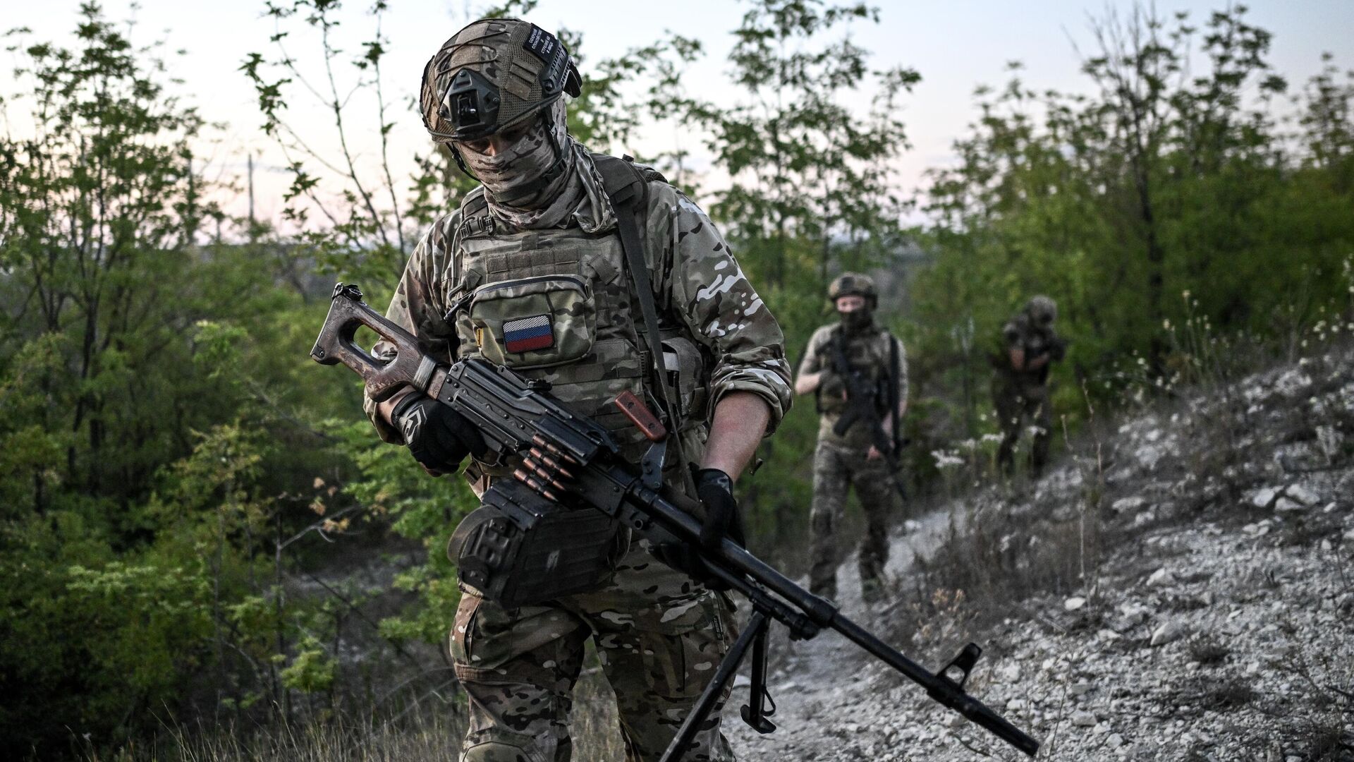 Soldados rusos en la zona de la operación militar especial  - Sputnik Mundo, 1920, 09.09.2025