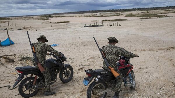 Elementos de seguridad de Perú - Sputnik Mundo