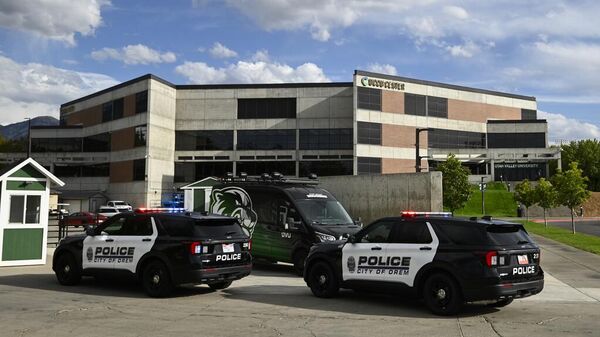 Vigilancia en la Utah Valley University tras el atentado contra Charlie Kirk - Sputnik Mundo