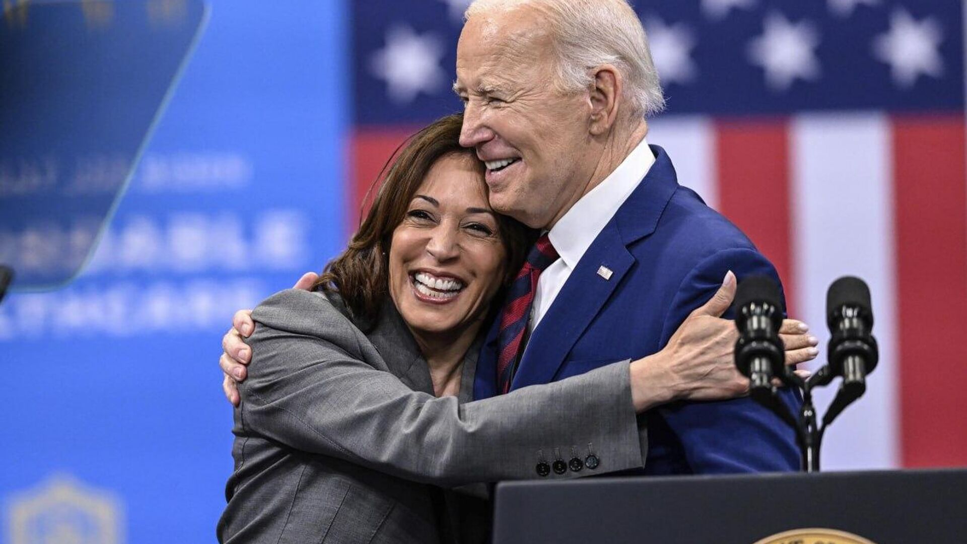 Harris califica como imprudencia el respaldo de los demócratas a la candidatura de Biden Harris califica como imprudencia el respaldo de los demócratas a la candidatura de Biden - Sputnik Mundo, 1920, 11.09.2025