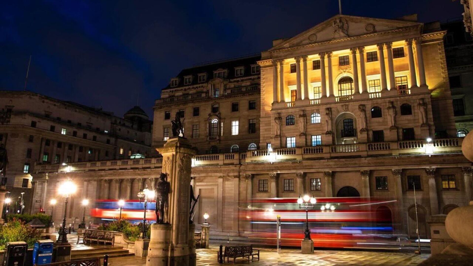 Exgobernador del Banco de Inglaterra advierte que el nivel de la deuda de Reino Unido debería preocupar al país Exgobernador del Banco de Inglaterra advierte que el nivel de la deuda de Reino Unido debería preocupar al país - Sputnik Mundo, 1920, 23.10.2025